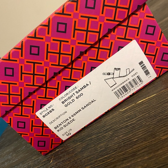 BRAND NEW women’s Tory Burch sandals - Picture 3 of 6